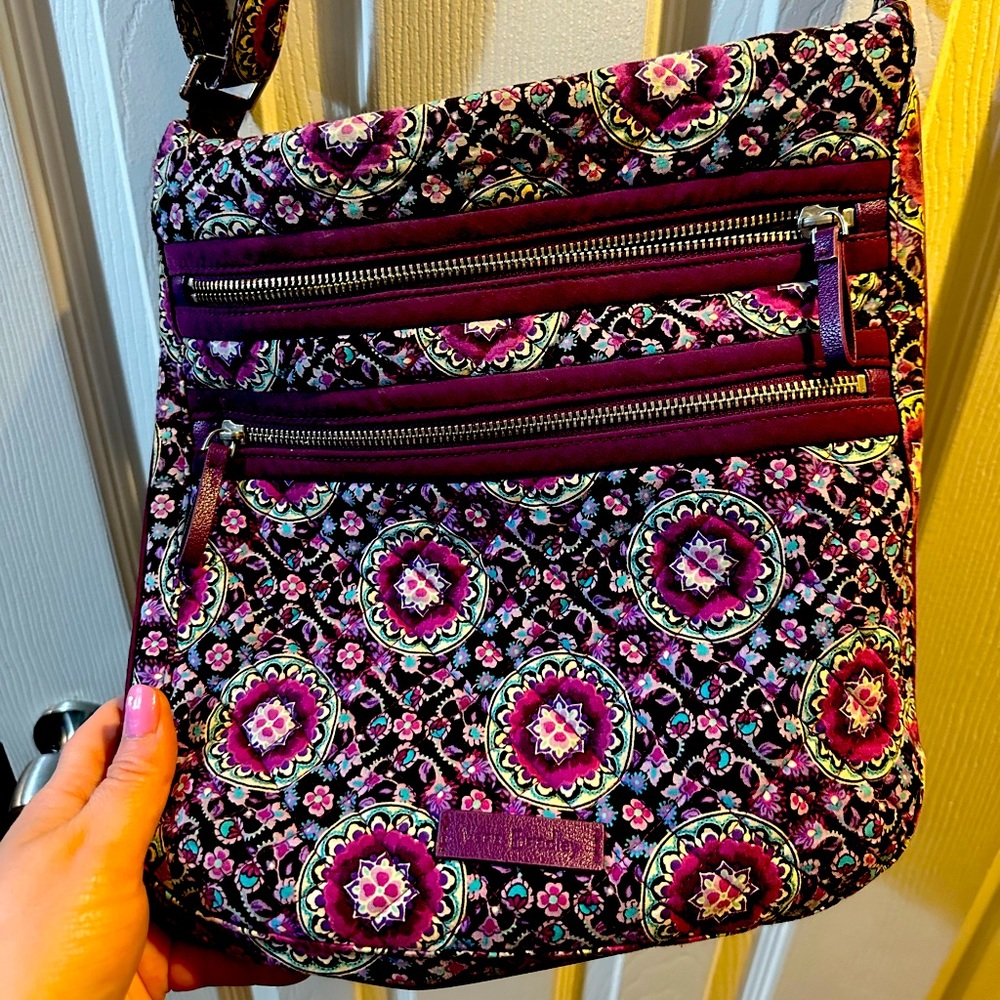 Vera Bradley Medallion Crossbody purse